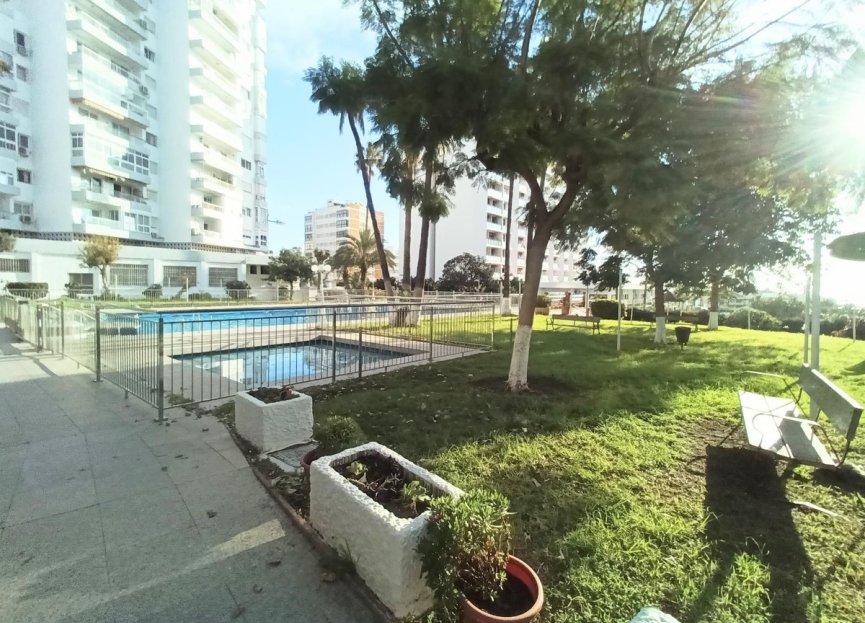 Resale - Apartment - Middle Floor Apartment - Benalmádena - Benalmadena Centro