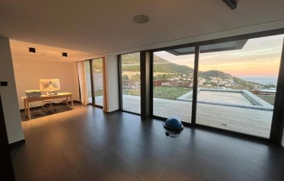 Resale - House - Detached Villa - Fuengirola - Fuengirola Centro