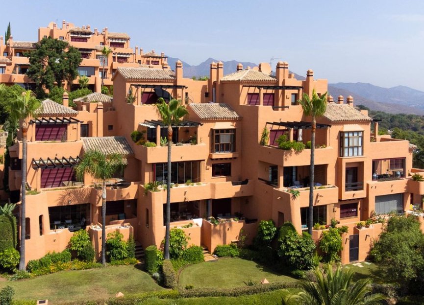 Resale - Apartment - Middle Floor Apartment - Marbella - La Mairena