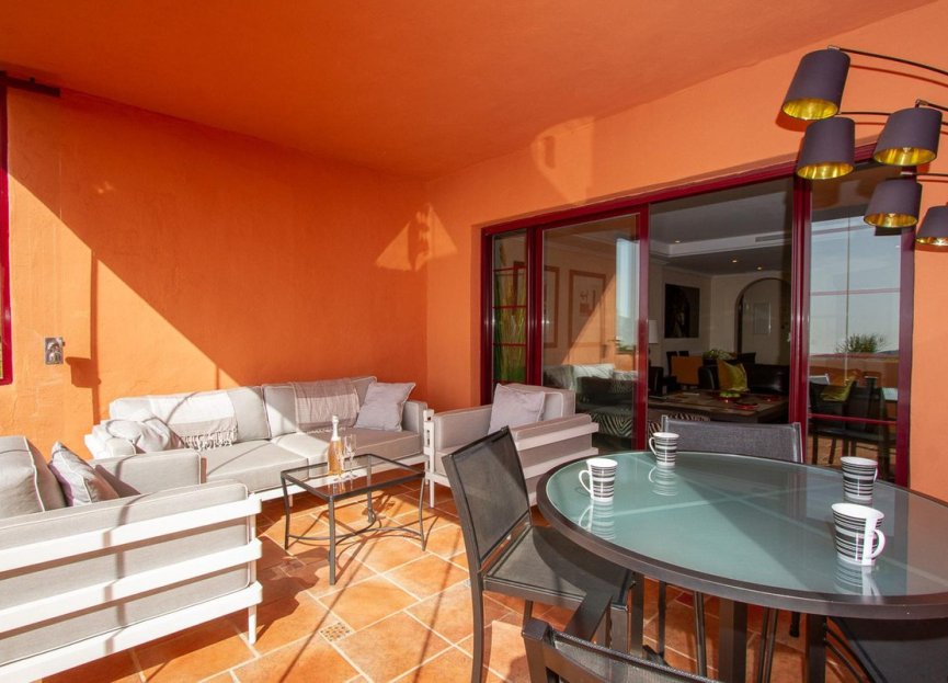 Resale - Apartment - Middle Floor Apartment - Marbella - La Mairena