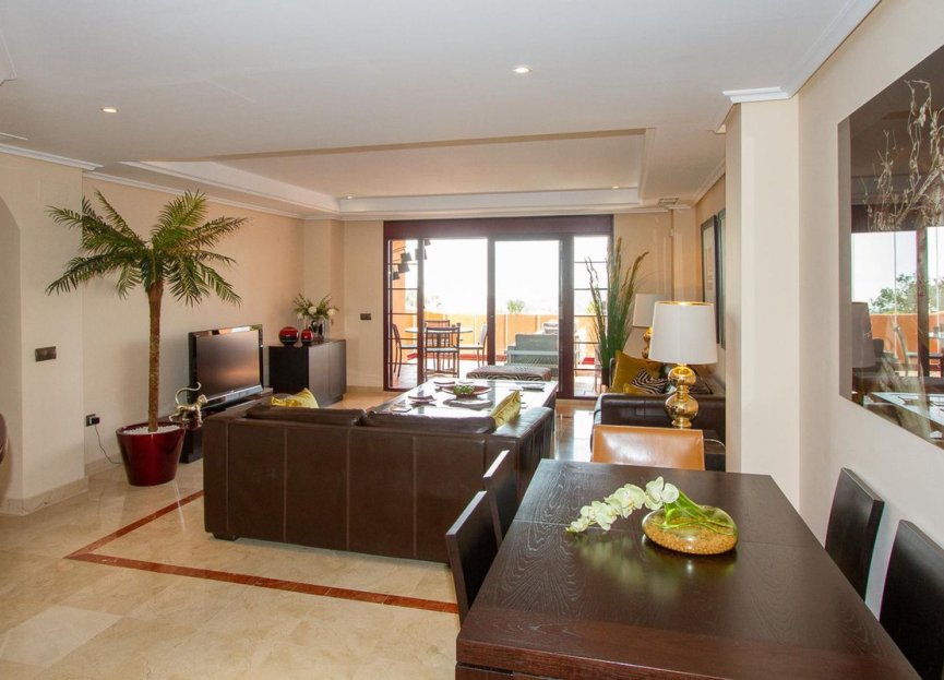 Resale - Apartment - Middle Floor Apartment - Marbella - La Mairena