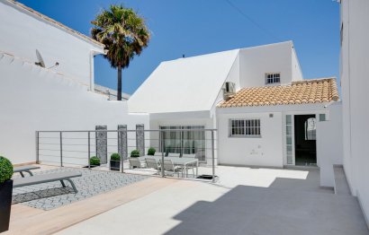 Resale - House - Detached Villa - Estepona - Estepona Centro