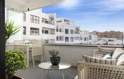 Resale - Apartment - Middle Floor Apartment - Estepona - Estepona Centro