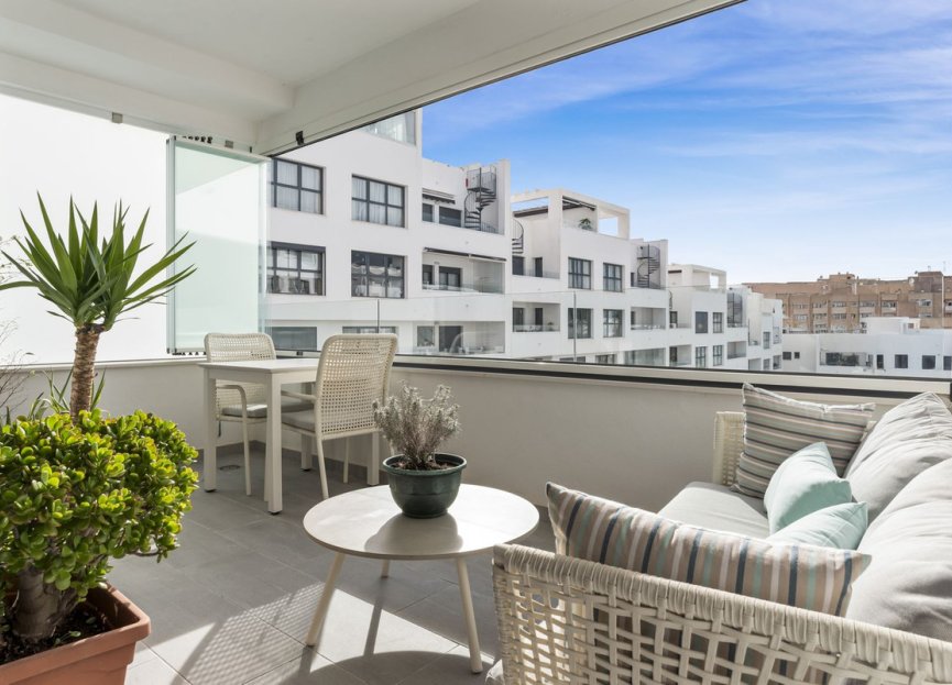 Resale - Apartment - Middle Floor Apartment - Estepona - Estepona Centro