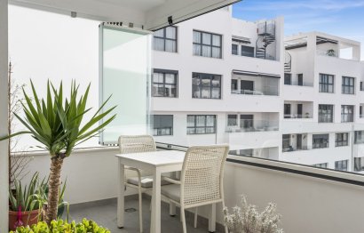 Resale - Apartment - Middle Floor Apartment - Estepona - Estepona Centro