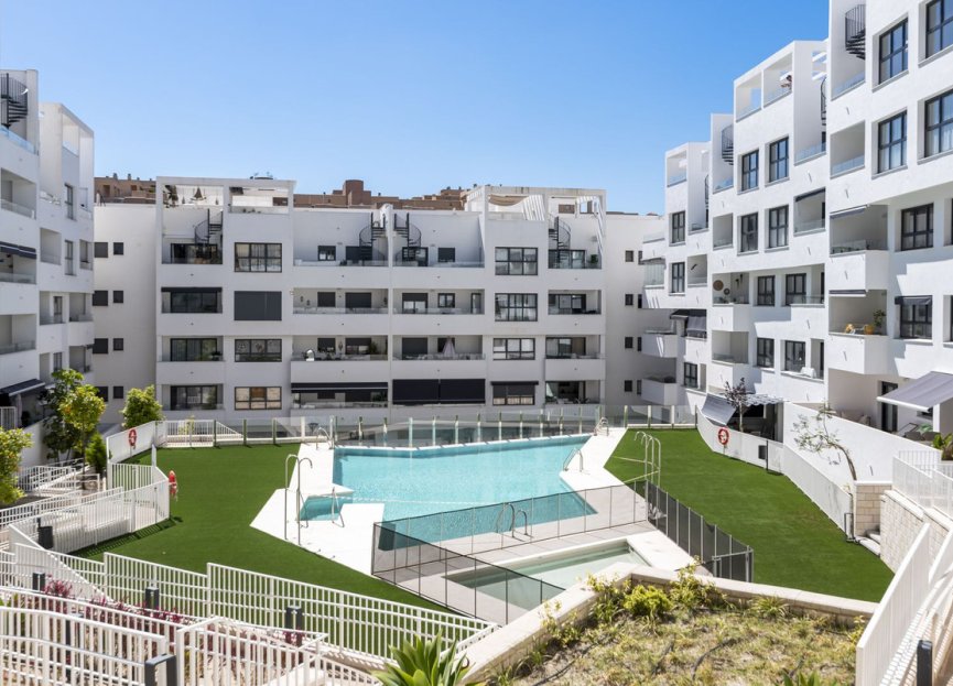 Resale - Apartment - Middle Floor Apartment - Estepona - Estepona Centro