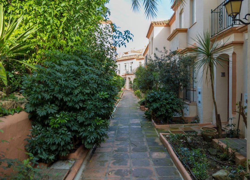 Resale - House - Townhouse - Estepona - Estepona Centro