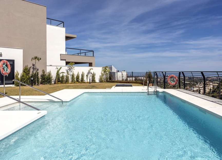 Resale - Apartment - Middle Floor Apartment - Marbella - Nueva Andalucia