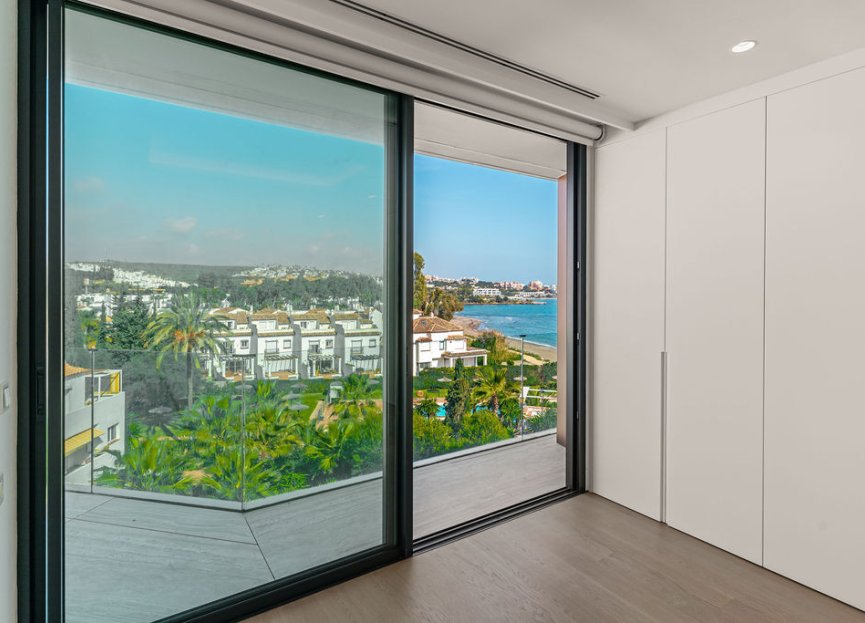 Resale - Apartment - Penthouse - Estepona - Estepona Centro