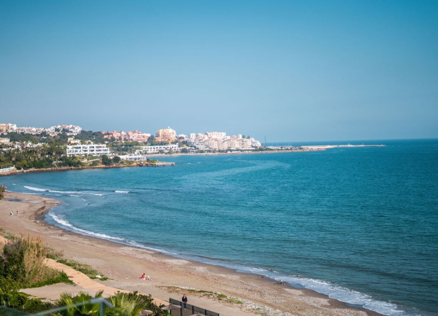 Resale - Apartment - Penthouse - Estepona - Estepona Centro