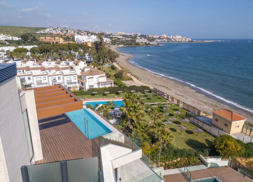 Resale - Apartment - Penthouse - Estepona - Estepona Centro