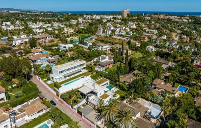 Resale - House - Detached Villa - Marbella - Nueva Andalucia