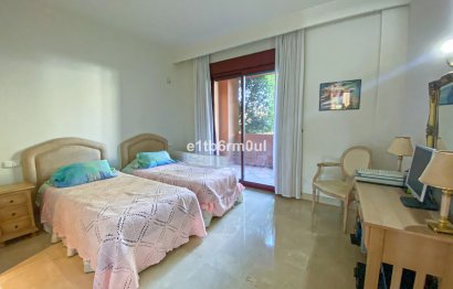 Resale - Apartment - Middle Floor Apartment - Marbella - Bahía de Marbella