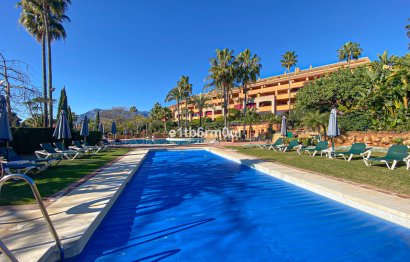 Resale - Apartment - Middle Floor Apartment - Marbella - Bahía de Marbella