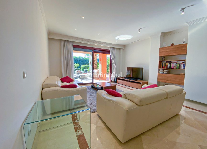 Resale - Apartment - Middle Floor Apartment - Marbella - Bahía de Marbella