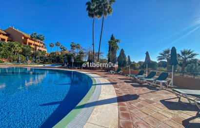 Resale - Apartment - Middle Floor Apartment - Marbella - Bahía de Marbella