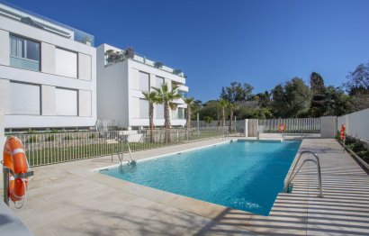 Resale - Apartment - Ground Floor Apartment - Marbella - Elviria