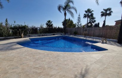 Resale - House - Detached Villa - Estepona - Estepona Centro