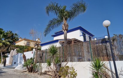 Resale - House - Detached Villa - Estepona - Estepona Centro