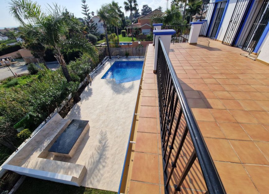 Resale - House - Detached Villa - Estepona - Estepona Centro