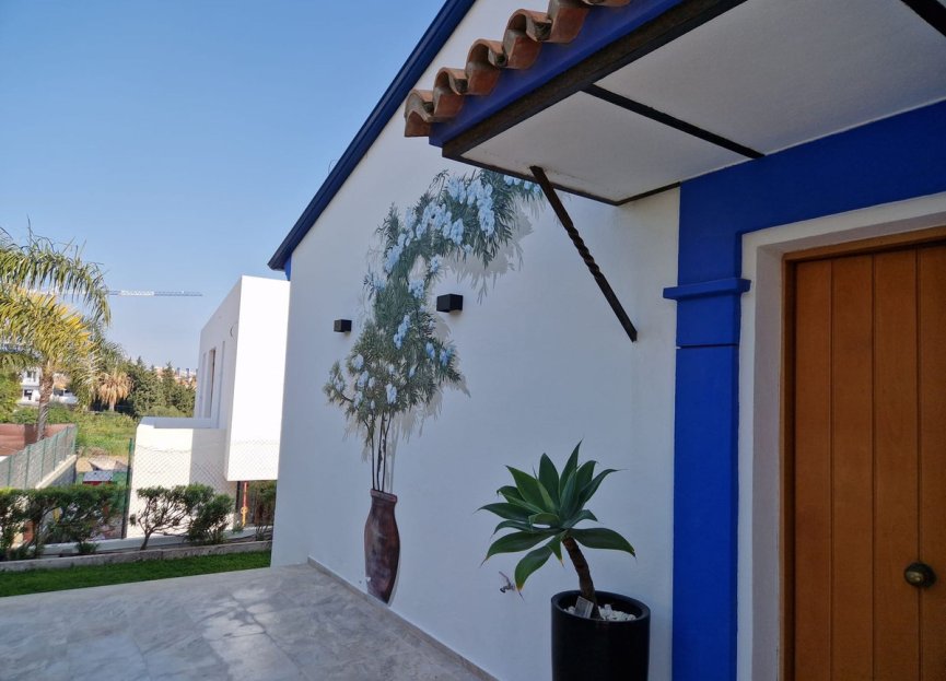 Resale - House - Detached Villa - Estepona - Estepona Centro