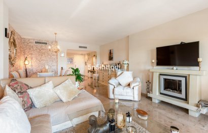 Resale - Apartment - Middle Floor Apartment - Marbella - Nueva Andalucia