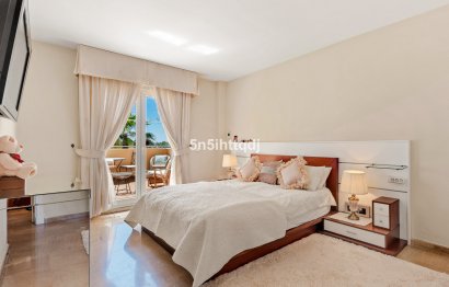 Resale - Apartment - Middle Floor Apartment - Marbella - Nueva Andalucia