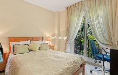 Resale - Apartment - Middle Floor Apartment - Marbella - Nueva Andalucia