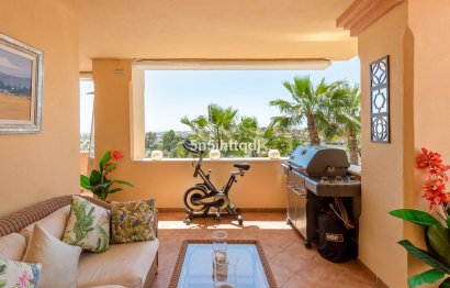 Resale - Apartment - Middle Floor Apartment - Marbella - Nueva Andalucia