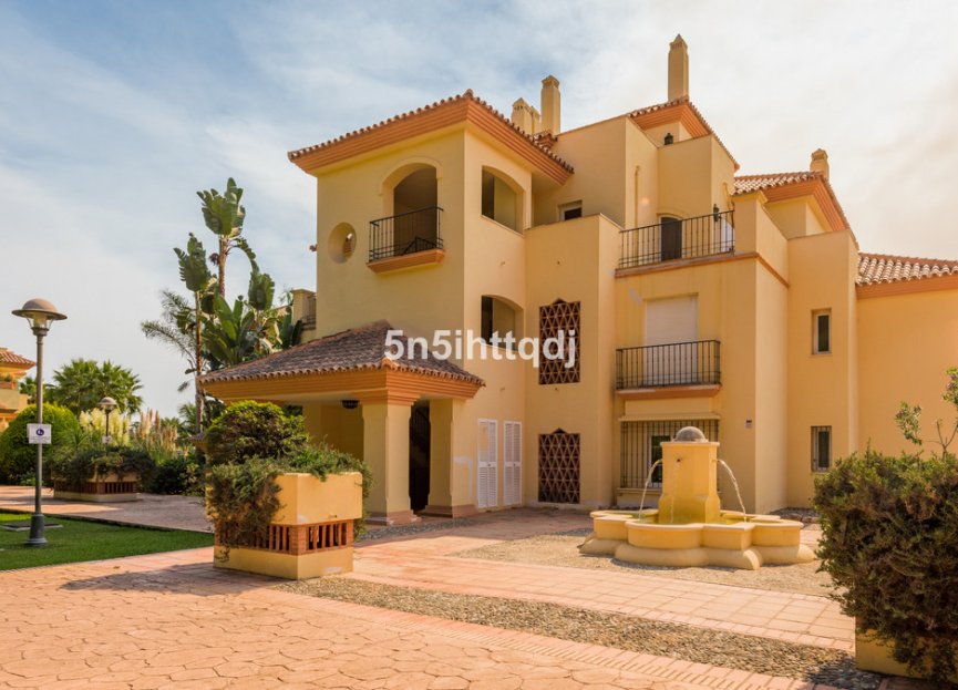 Resale - Apartment - Middle Floor Apartment - Marbella - Nueva Andalucia