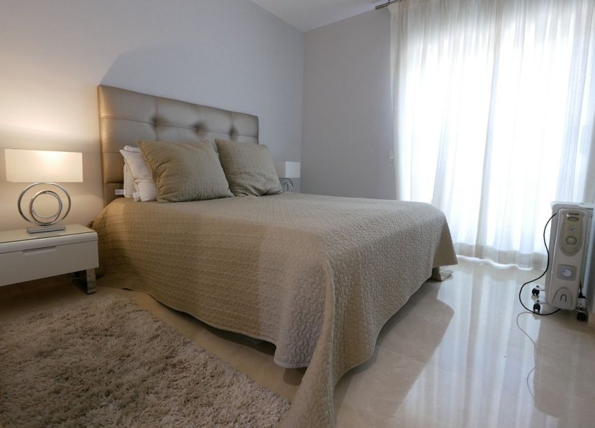 Resale - Apartment - Middle Floor Apartment - Marbella - Cabopino