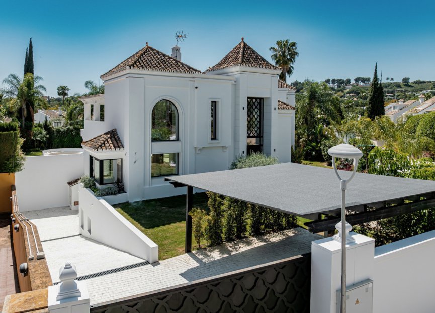 Resale - House - Detached Villa - Marbella - Nueva Andalucia