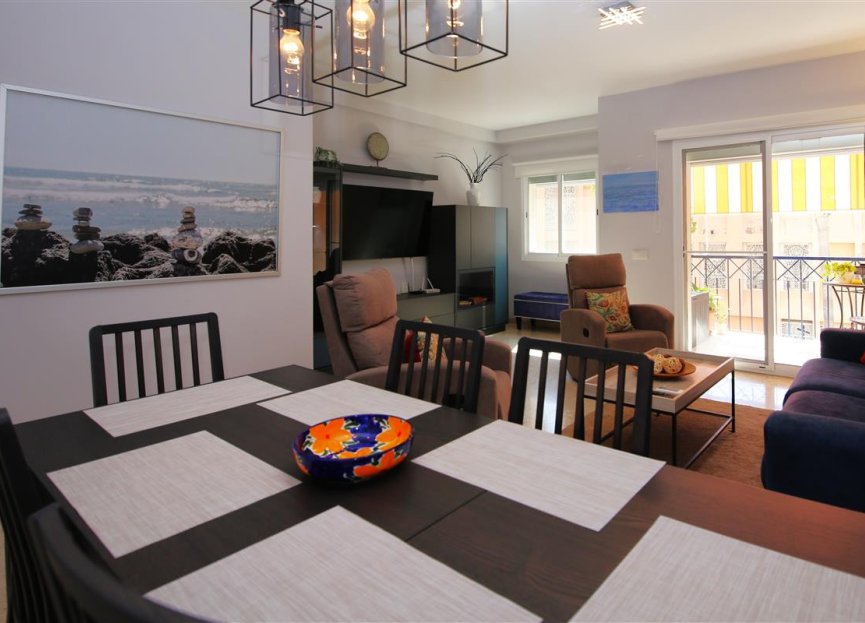 Resale - Apartment - Penthouse - Estepona - Estepona Centro