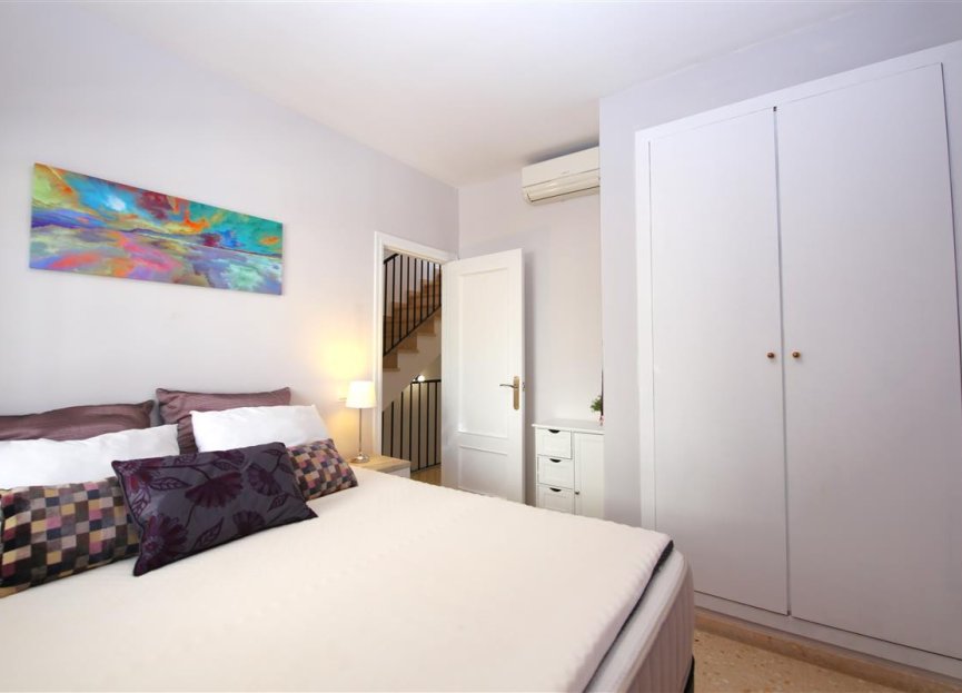 Resale - Apartment - Penthouse - Estepona - Estepona Centro