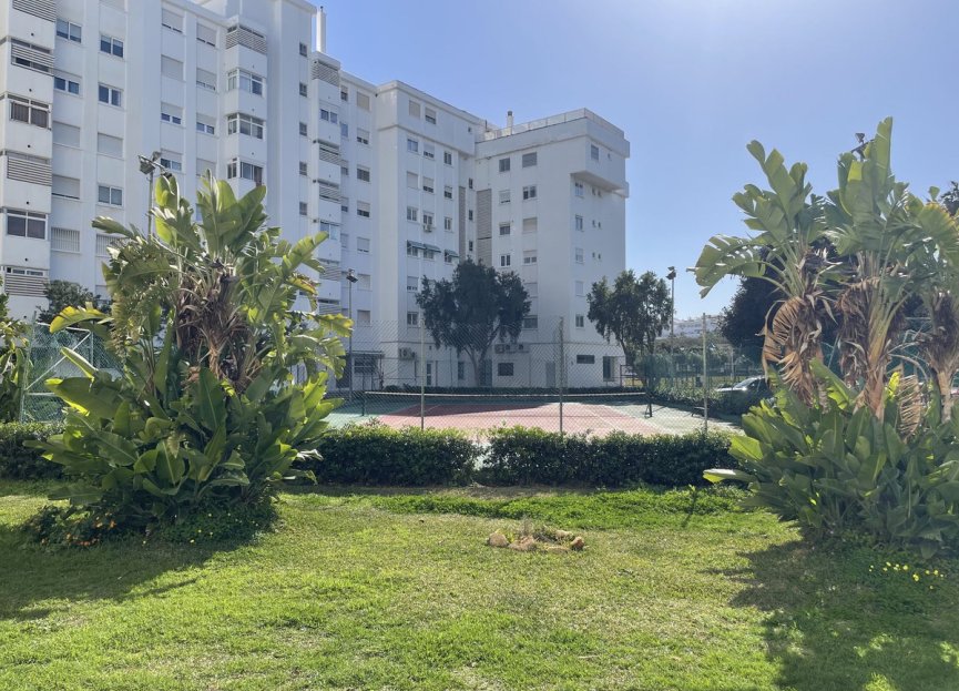 Resale - Apartment - Middle Floor Apartment - Fuengirola - Fuengirola Centro