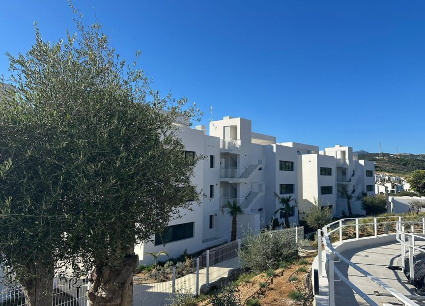 Resale - Apartment - Middle Floor Apartment - Estepona - Estepona Centro