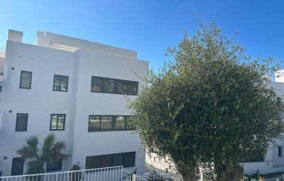 Resale - Apartment - Middle Floor Apartment - Estepona - Estepona Centro