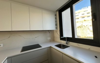 Resale - Apartment - Middle Floor Apartment - Estepona - Estepona Centro