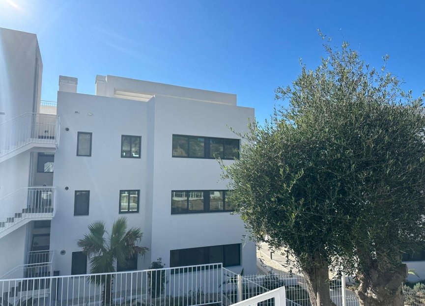 Resale - Apartment - Middle Floor Apartment - Estepona - Estepona Centro