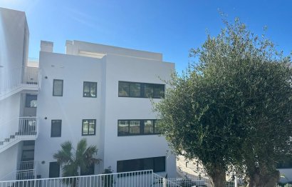 Resale - Apartment - Middle Floor Apartment - Estepona - Estepona Centro