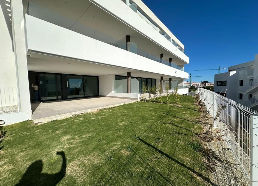 Resale - Apartment - Middle Floor Apartment - Estepona - Estepona Centro