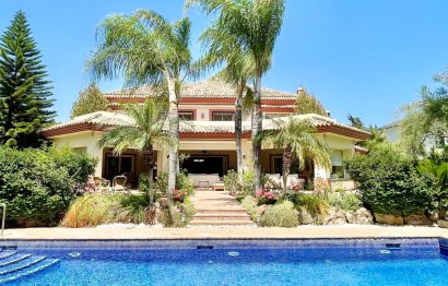 Resale - House - Detached Villa - Marbella - Guadalmina Baja