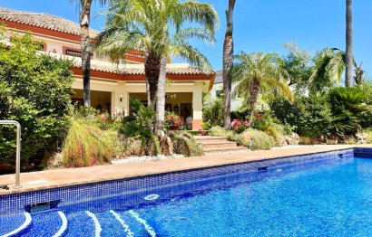 Resale - House - Detached Villa - Marbella - Guadalmina Baja