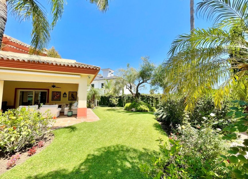 Resale - House - Detached Villa - Marbella - Guadalmina Baja