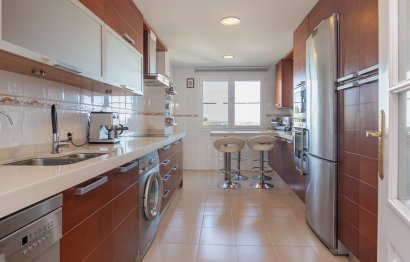 Resale - Apartment - Middle Floor Apartment - Estepona - Estepona Centro