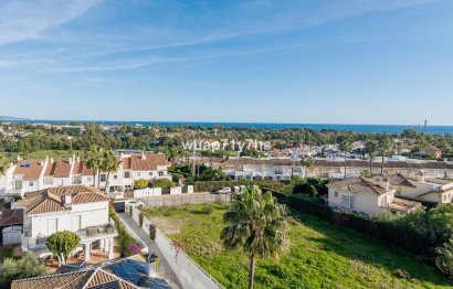 Resale - Apartment - Middle Floor Apartment - Estepona - Estepona Centro