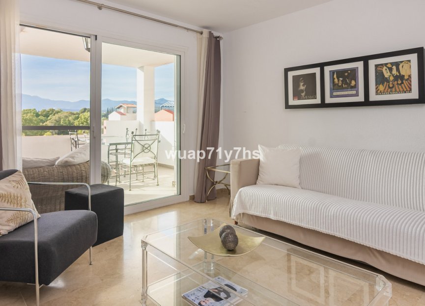 Resale - Apartment - Middle Floor Apartment - Estepona - Estepona Centro