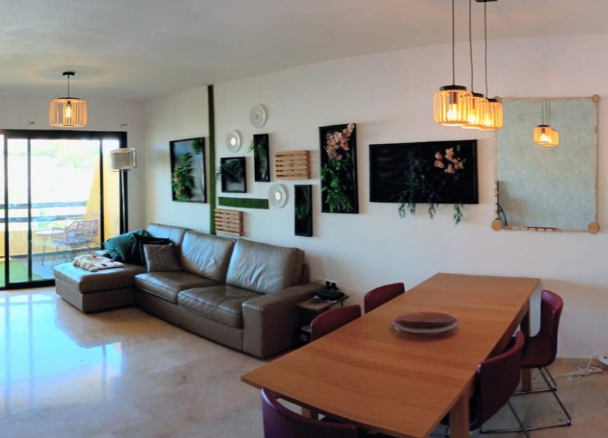 Resale - Apartment - Middle Floor Apartment - Estepona - Estepona Centro