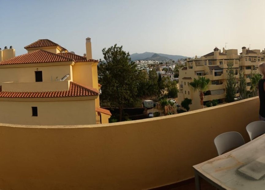 Resale - Apartment - Middle Floor Apartment - Estepona - Estepona Centro