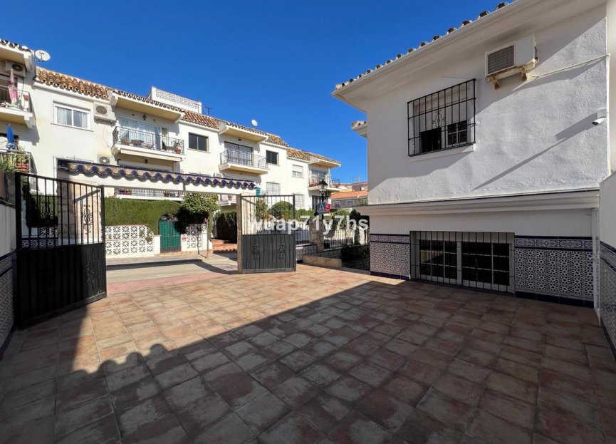 Resale - House - Detached Villa - Fuengirola - Fuengirola Centro